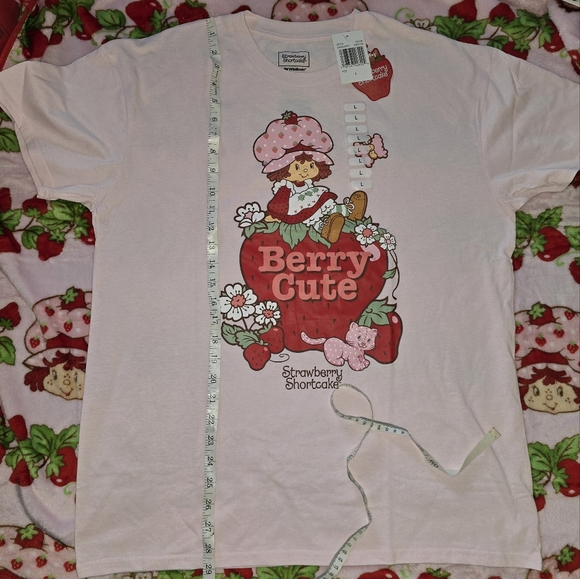 The World of Strawberry🍓Shortcake🍰 SS Tee🍓 NWT 'Vintage' Depiction of 🍓🍰XL - Picture 11 of 16